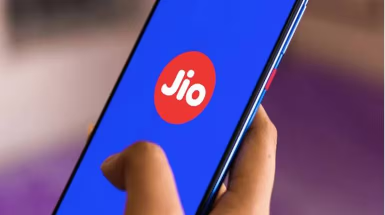 JIO ने दिया Airtel-Vi को झटका, निकाल दिया ऐसा प्लान, 12 महीने तक फ्री कॉल इंटरनेट की हो गई मौज...